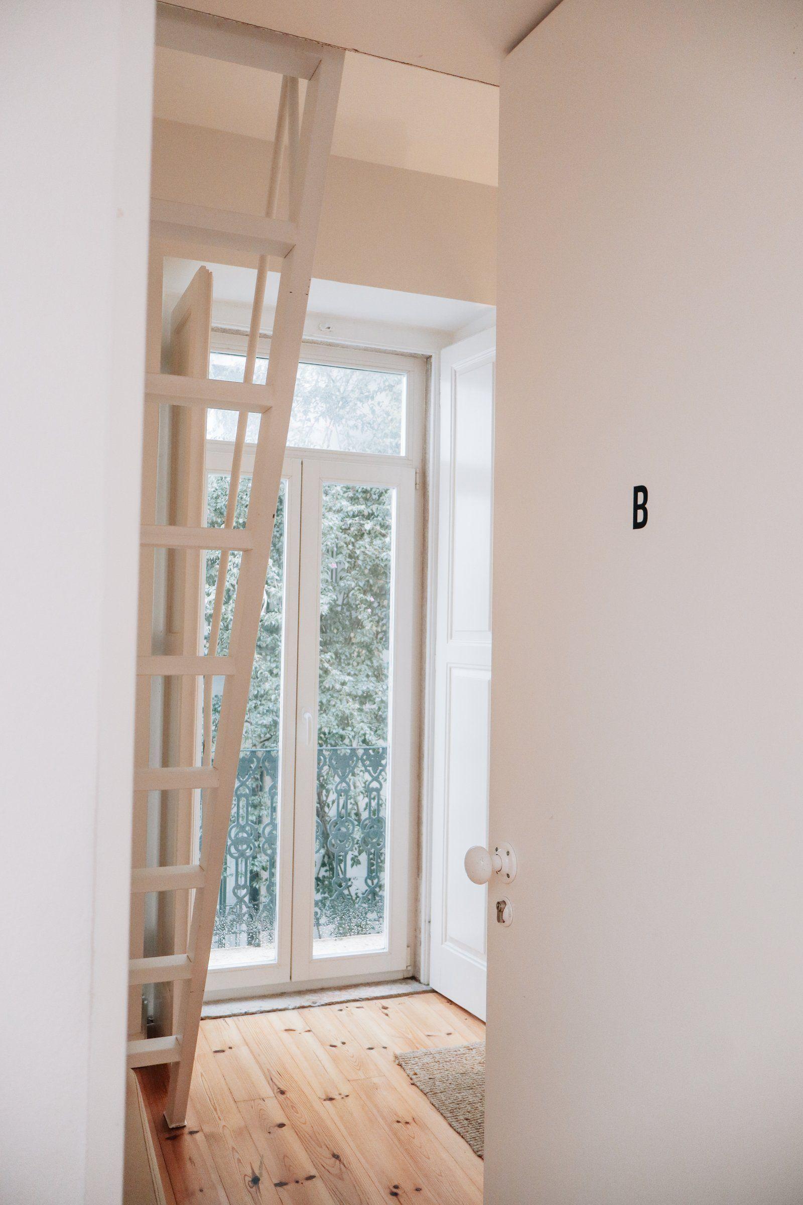 Interior view of the twin private room in the coliving space