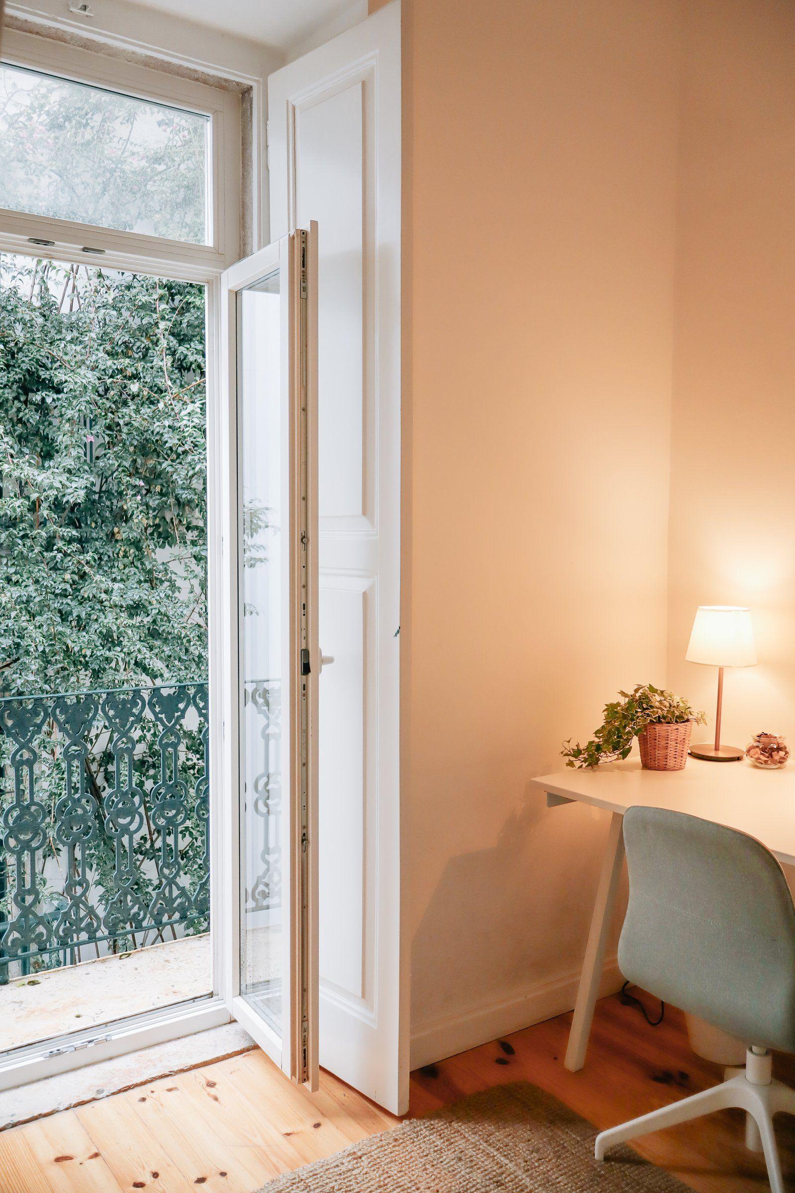 Twin private room with two single beds, 16 sqm duplex room