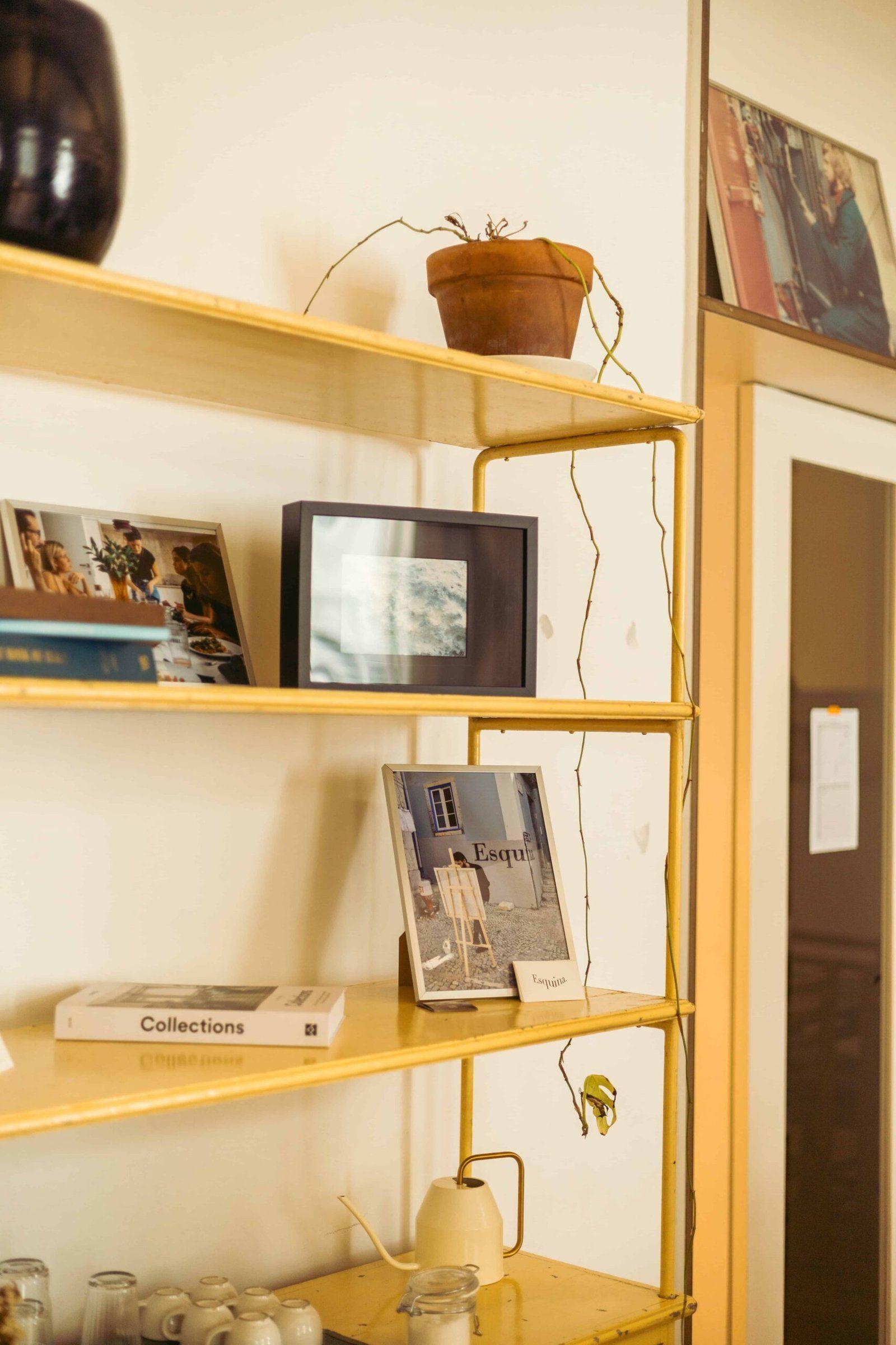 Coworking Desks and Workstations