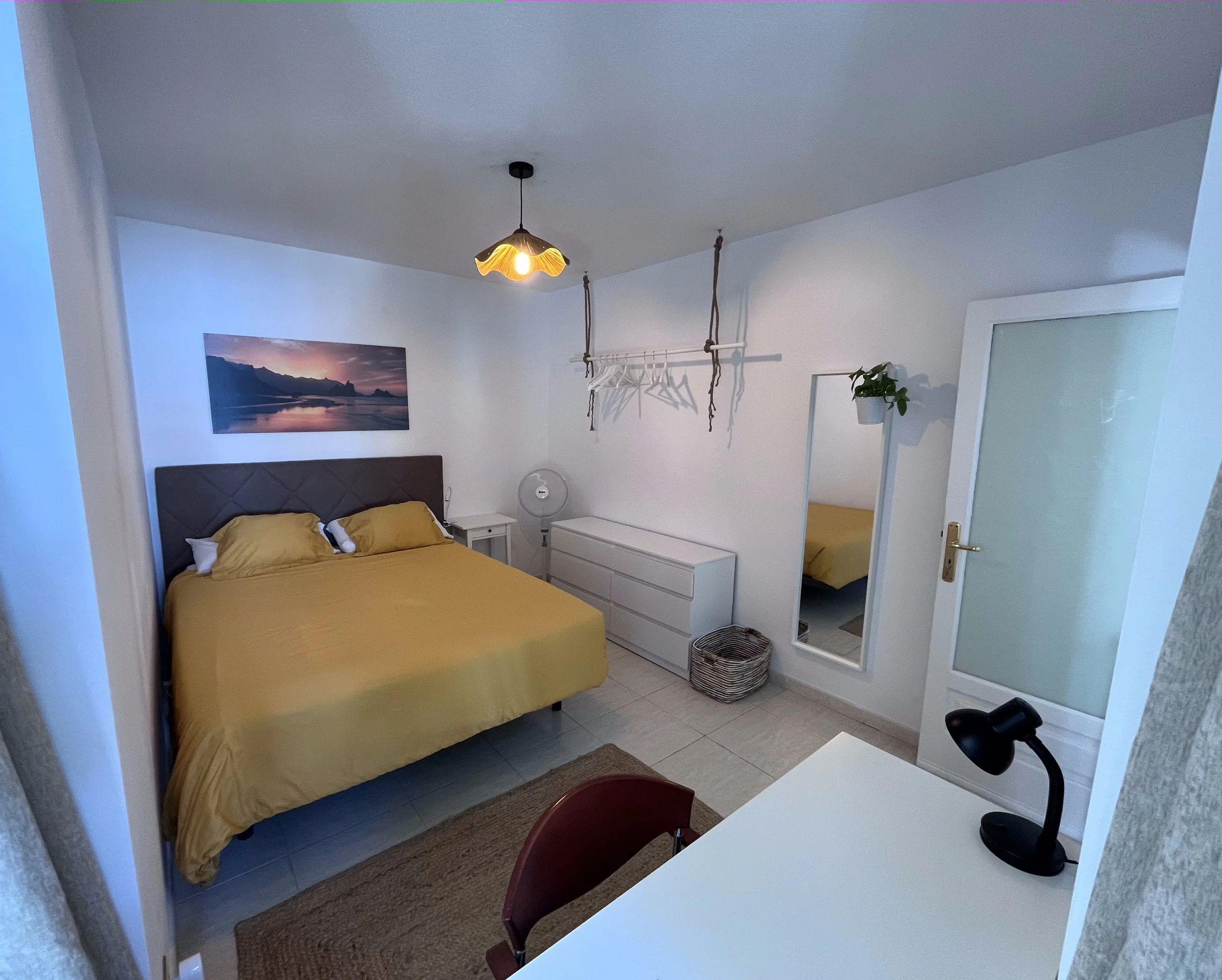 The Anaga Room — cozy double room with lateral garden view and workstation