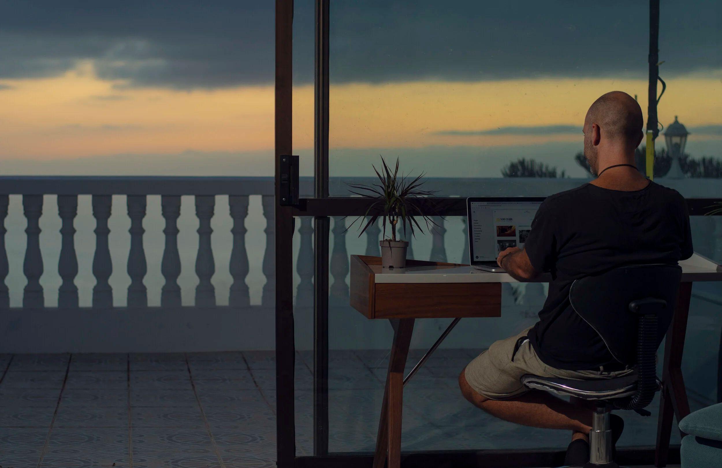 Get inspired by the vastness of the Atlantic Ocean.