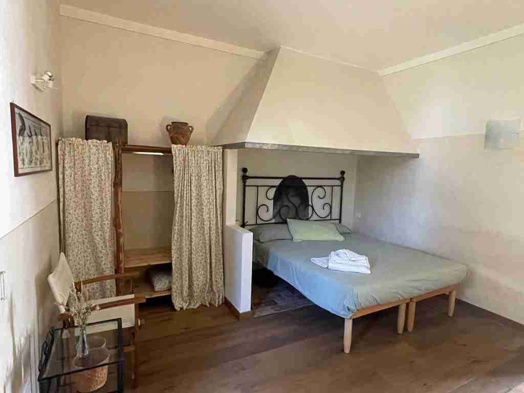 Room Roverella interior