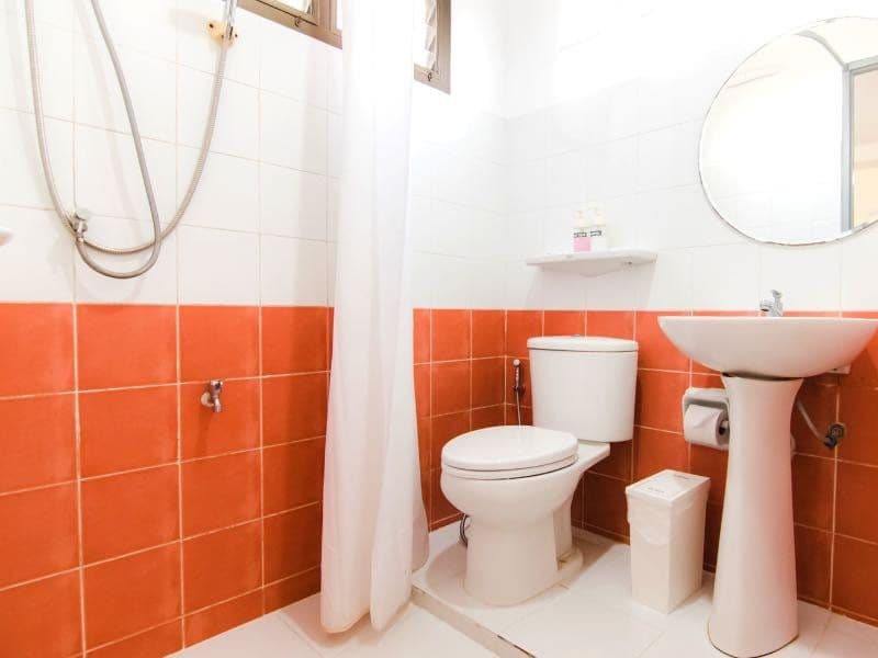 Room Toilet