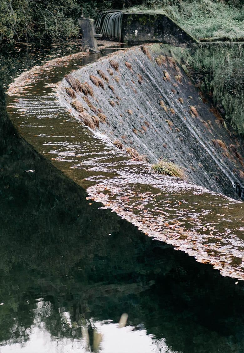 The Moreira Reservoir on the Caima River, near Coliving The VALLEY