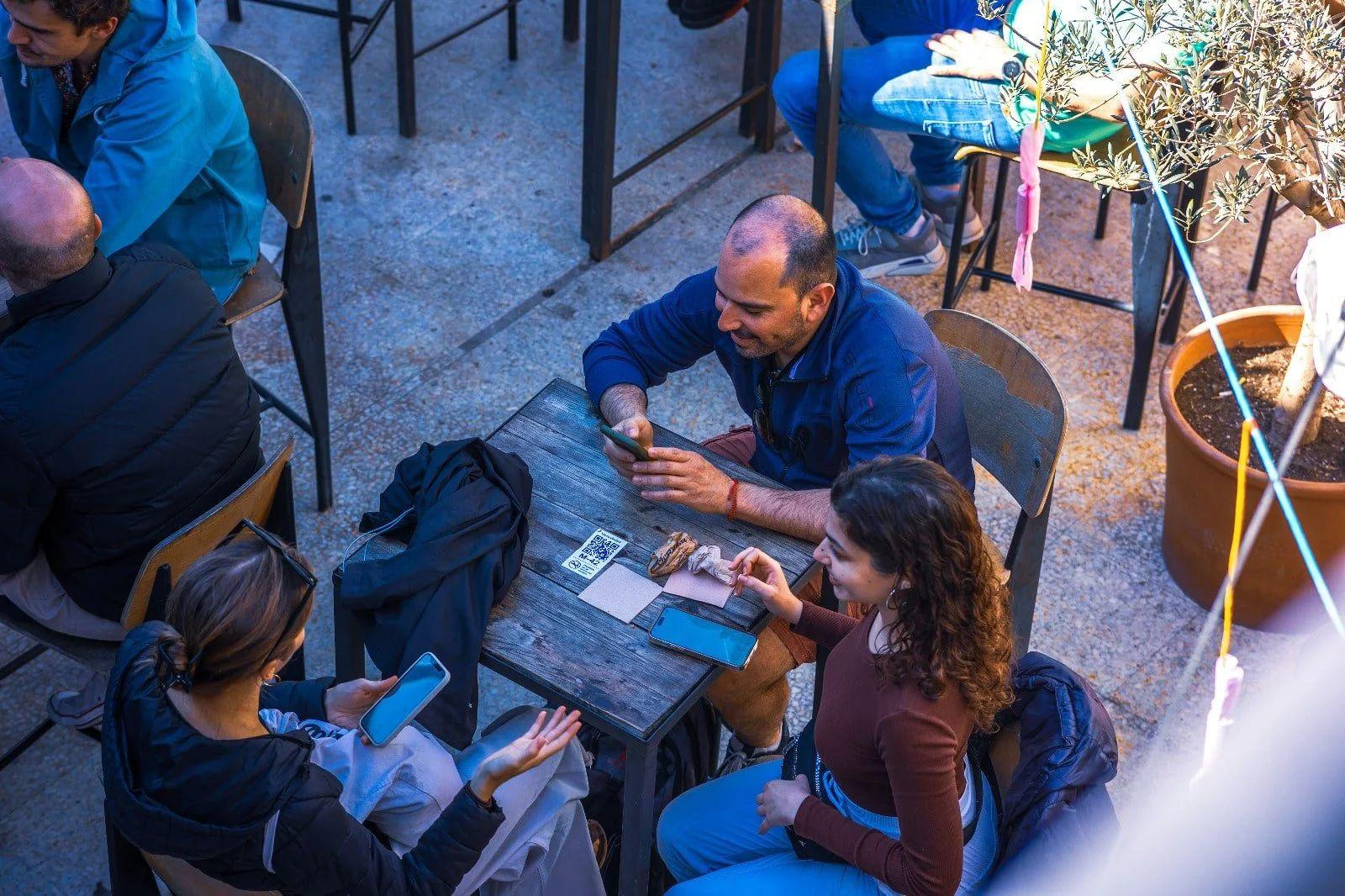 A coffee shop in Valencia near Vivarium