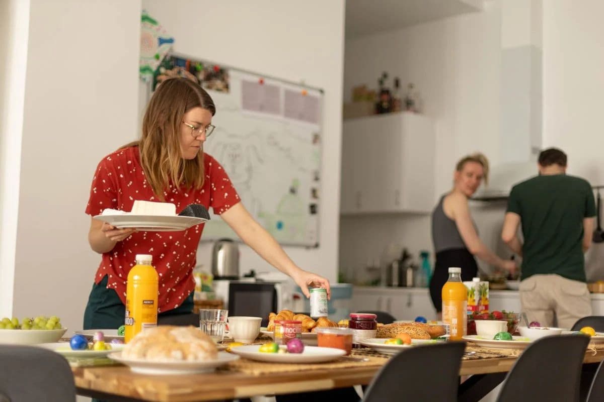 Family breakfast in Vivarium Coliving